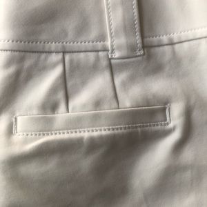 Ann Taylor Pants - Ann Taylor Stretch 'Lindsay" Capri in White size 4 Ann Taylor Pants - Ann Taylor Stretch 'Lindsay" Capri in White size 4